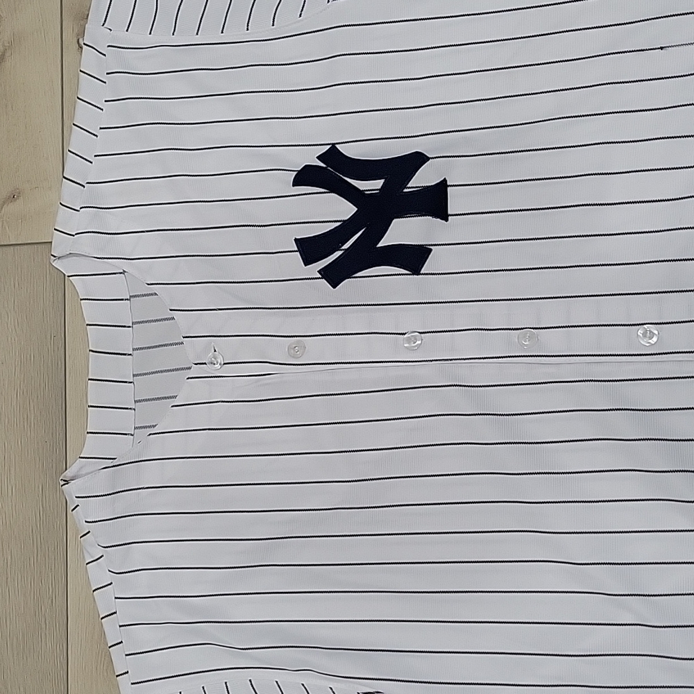 NEW YORK YANKEES JERSEY.  Majestic Cool Performance Apparel